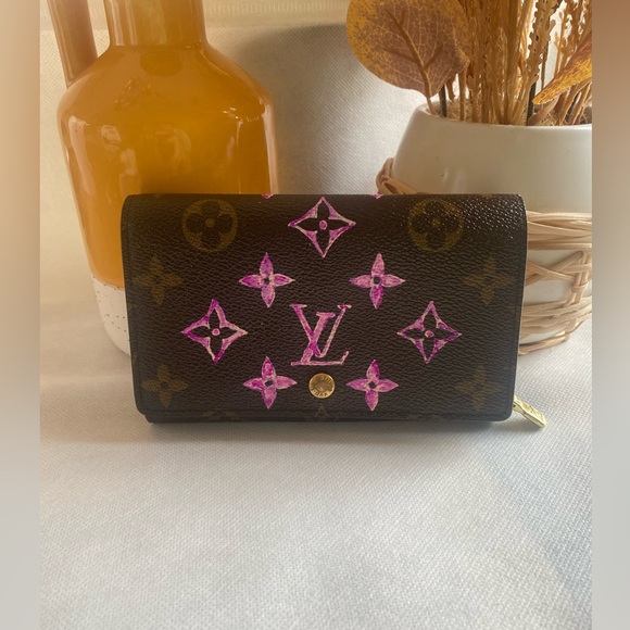 Authentic Lv monogram tresor wallet / custom hand painted and sealed. - Picture 1 of 10